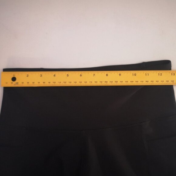 Old Navy Active Power Soft Ladies Capri Length Leggings - Picture 5 of 7